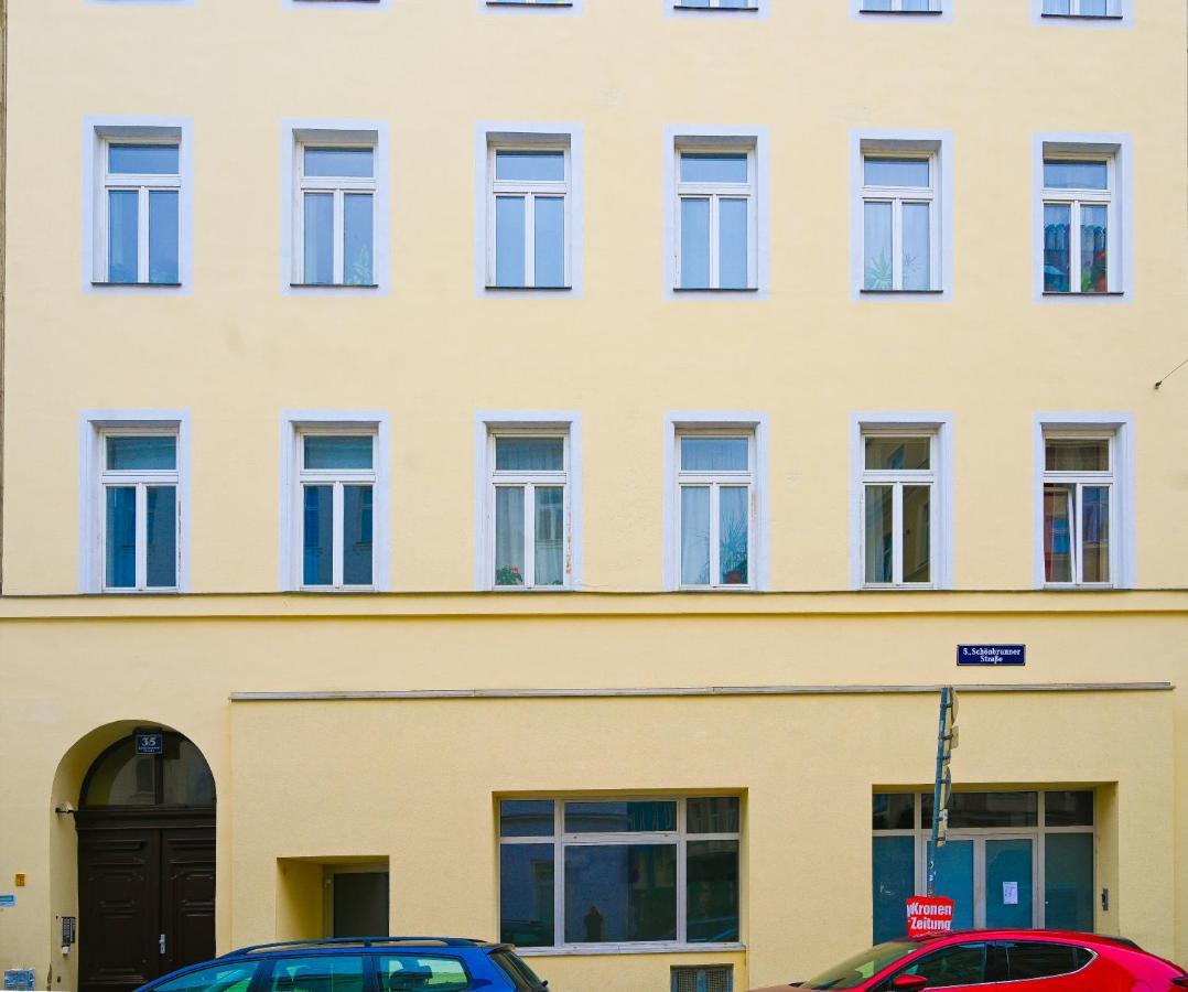 Highlight St Charles Church Apartament Viena